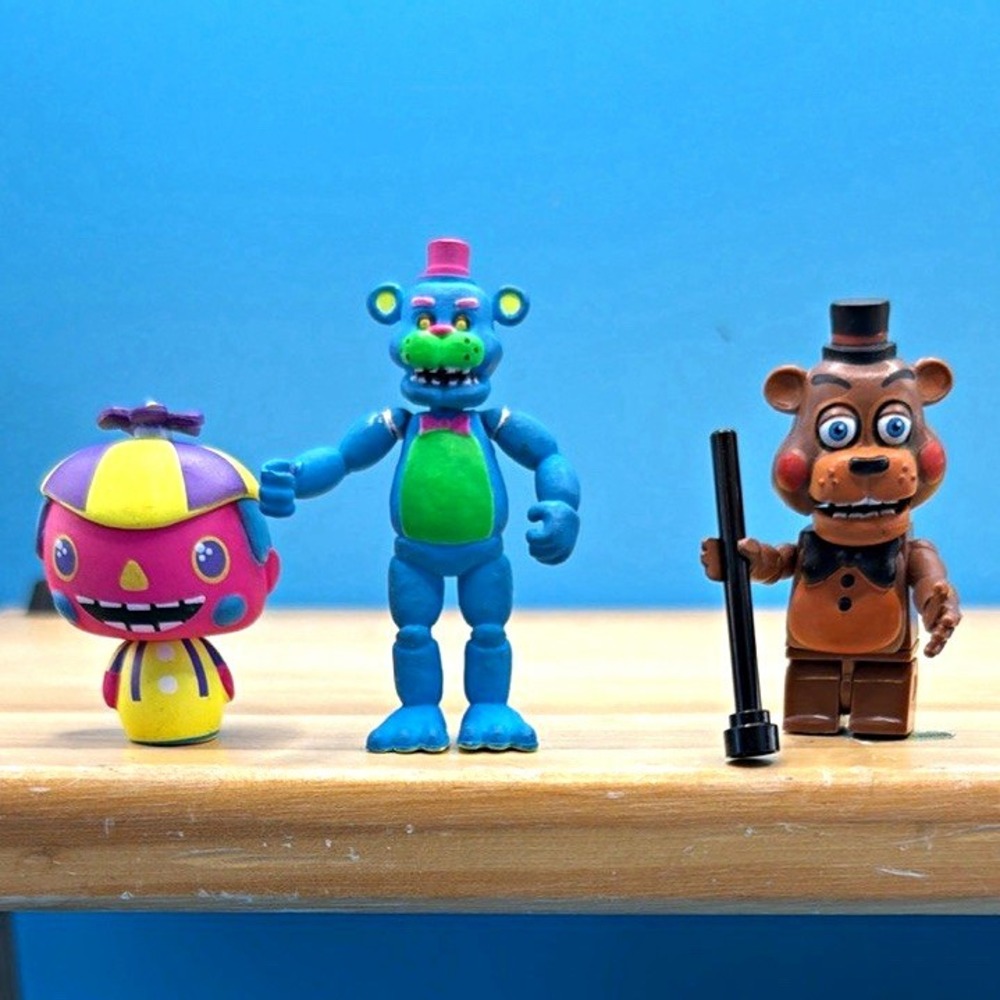 Five Nights at Freddy's Freddy Fazbear Mini Figure Set Lot of 3 Multicolor
